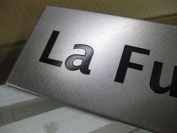 マンション　ステンレス銘板